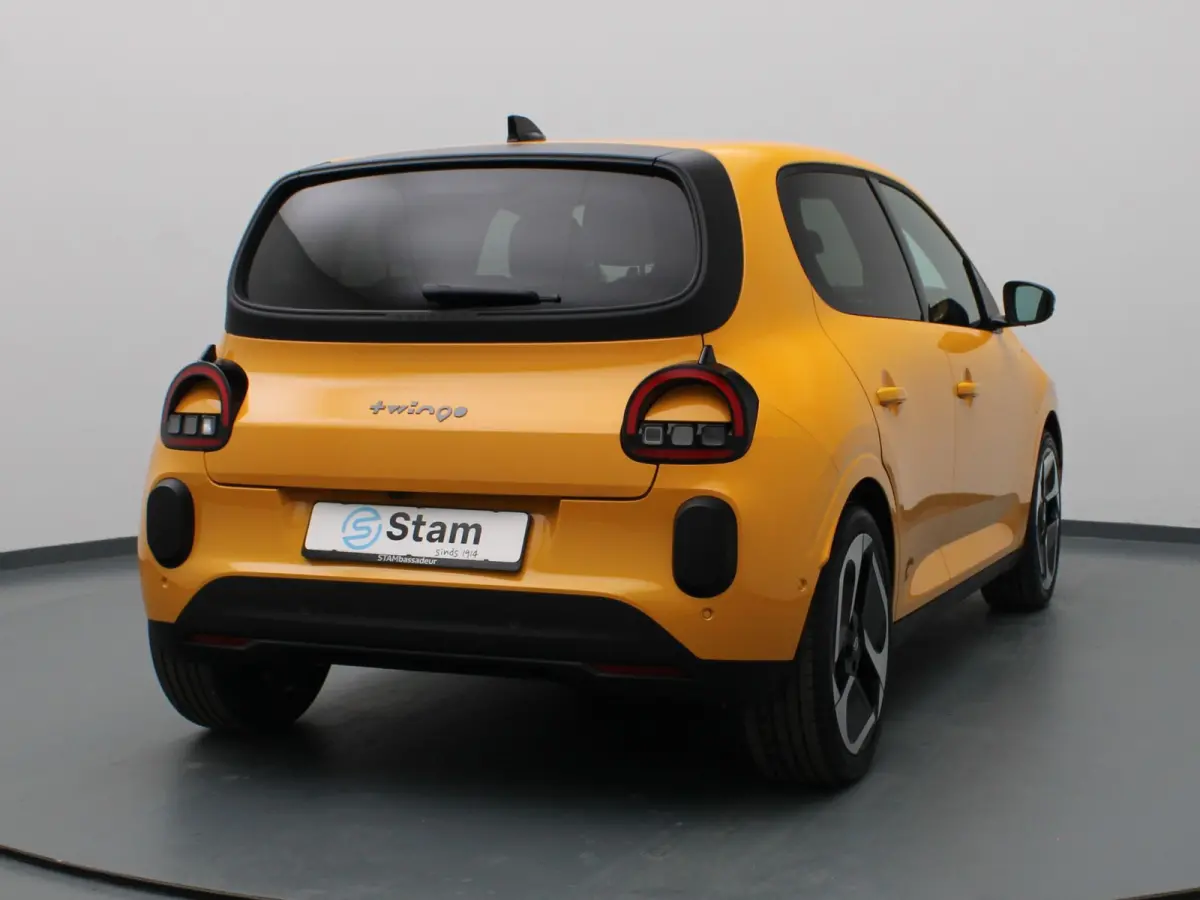 urban range techno 27.5 kWh Camera | Adapt. Cruise | Navi | Parkeersens. v+a | Stoelverw.