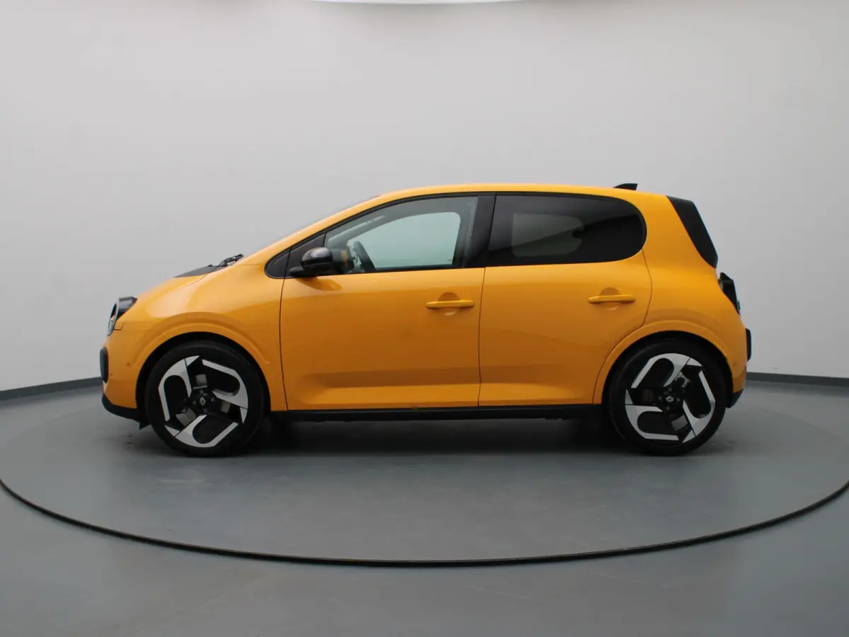 urban range techno 27.5 kWh Camera | Adapt. Cruise | Navi | Parkeersens. v+a | Stoelverw.