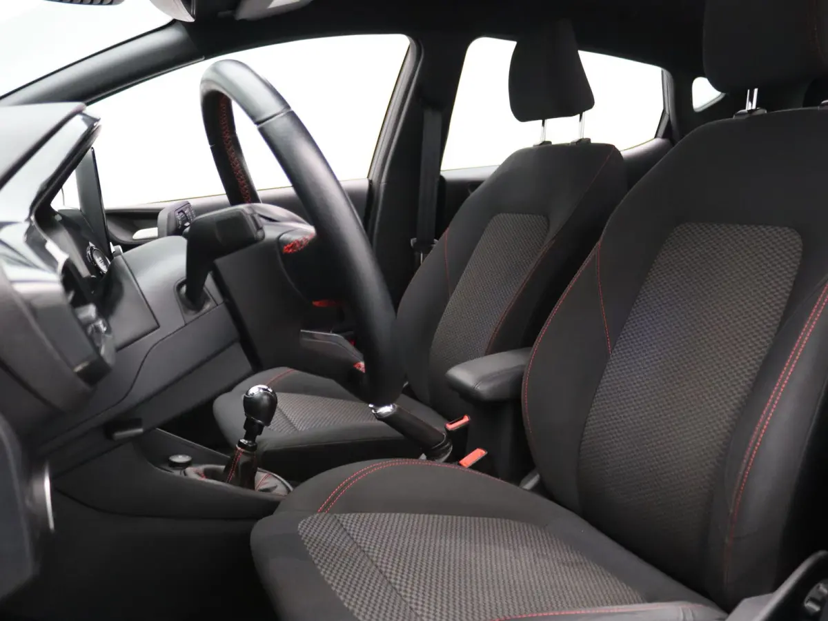 EcoBoost ST-Line 95pk Cruise | Climate | Carplay | Parkeersens. achter