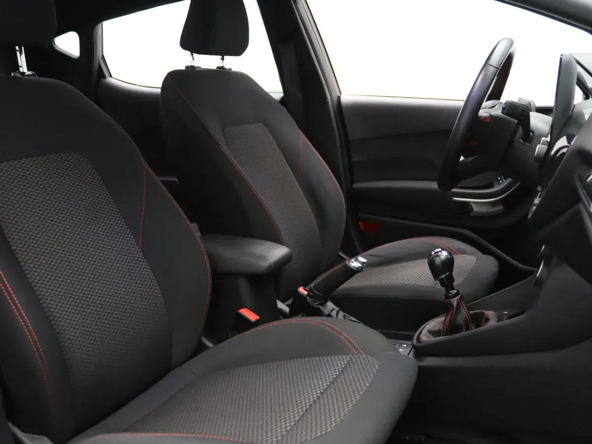 EcoBoost ST-Line 95pk Cruise | Climate | Carplay | Parkeersens. achter