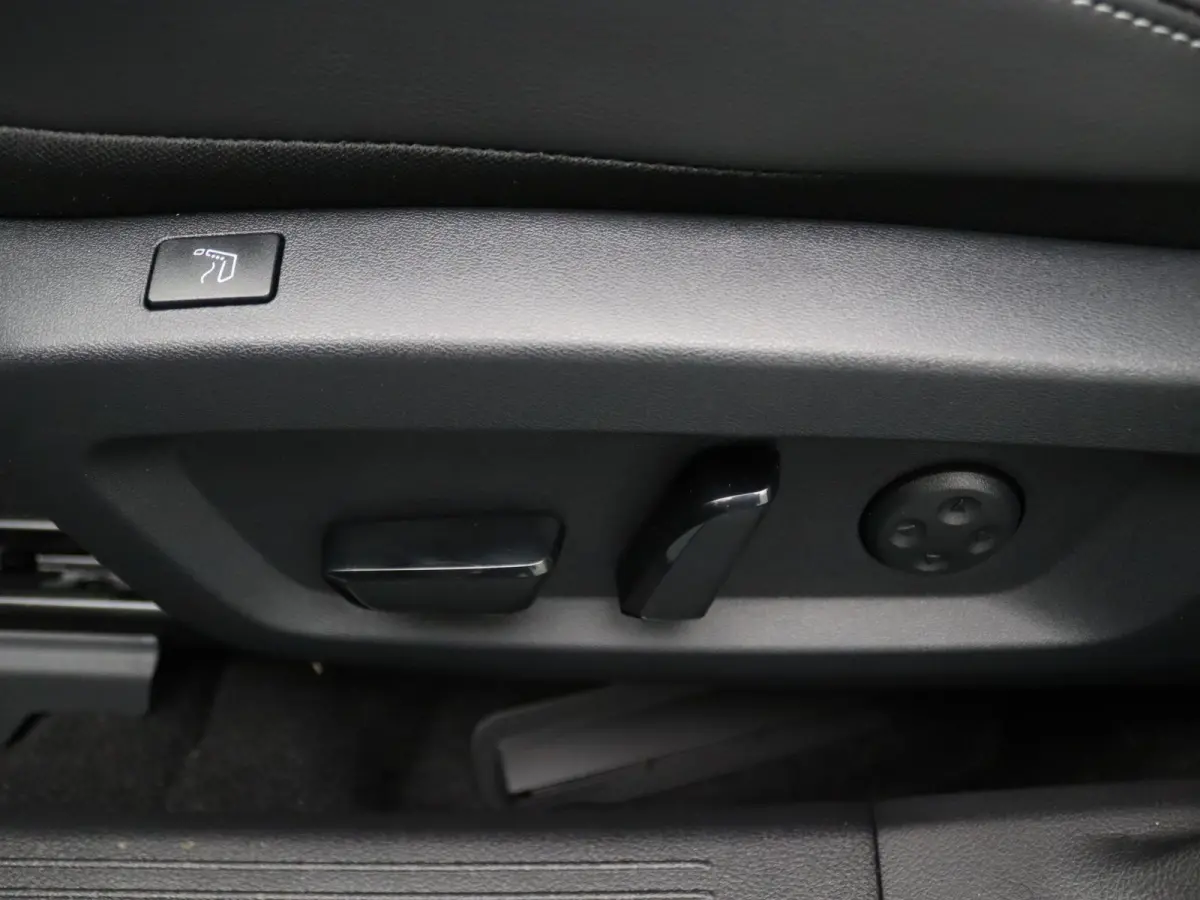 e-Power Tekna Plus 205pk BOSE | Head-Up | 360° Camera | Stoel-/stuur-/voorruitverw. | Panoramadak
