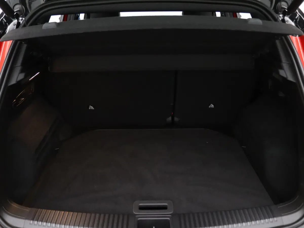 E-Tech full hybrid techno 200pk Camera | Adapt. Cruise | Parkeersens. v+a | Stoel-/stuur-/voorruitverw.