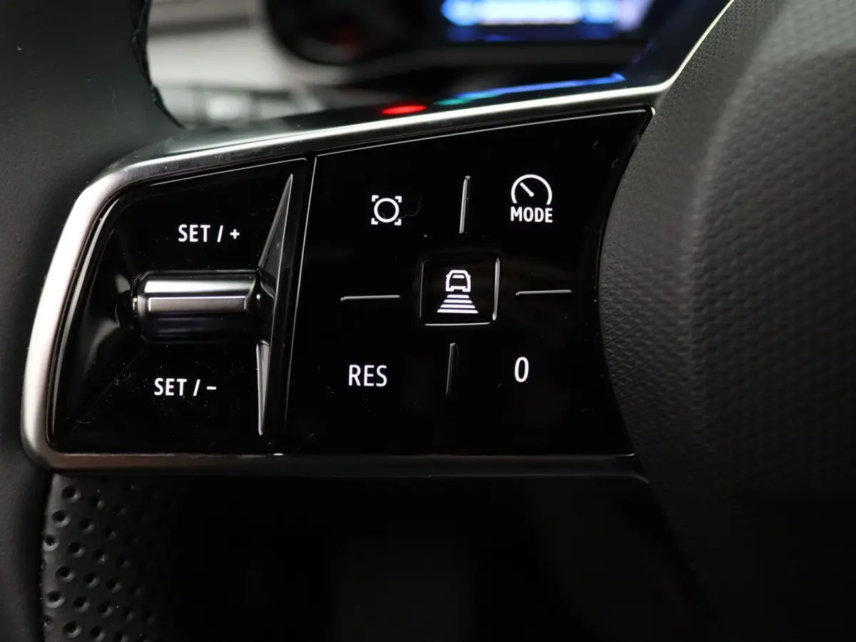 comfort range Roland-Garros 52 kWh Harman Kardon | Camera | Adapt. Cruise | Parkeersens. v+a | Stoel-/stuurverw.