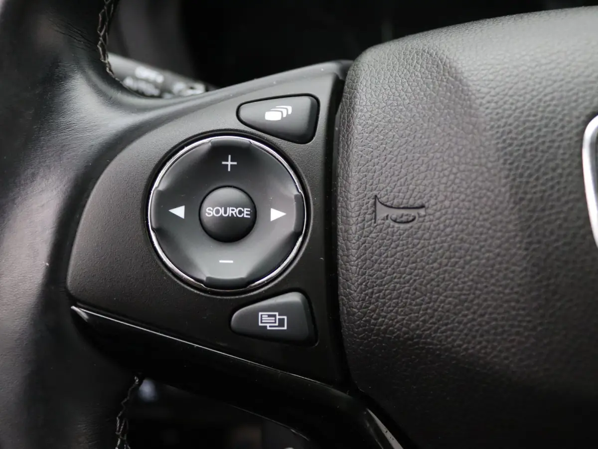 i-VTEC Executive 130pk Camera | Parkeersens. v+a | Stoelverw. | Panoramadak