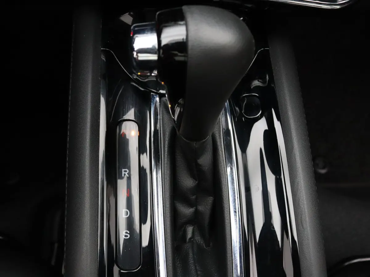 i-VTEC Executive 130pk Camera | Parkeersens. v+a | Stoelverw. | Panoramadak