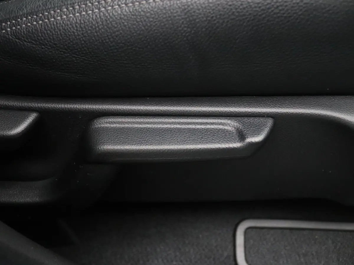 i-VTEC Executive 130pk Camera | Parkeersens. v+a | Stoelverw. | Panoramadak