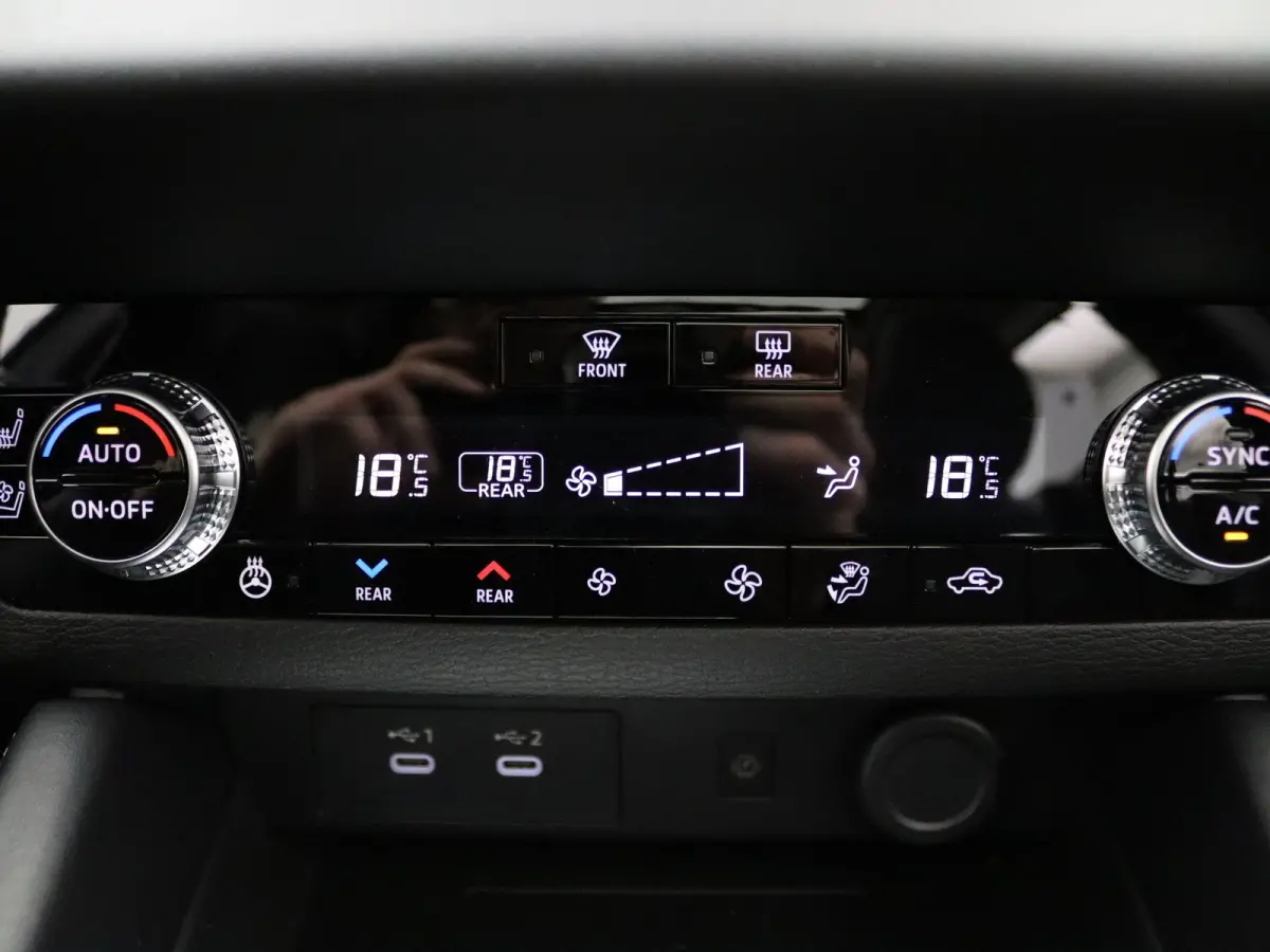 306pk PHEV Instyle Lederen bekleding | Navig | Rondomzicht Camera