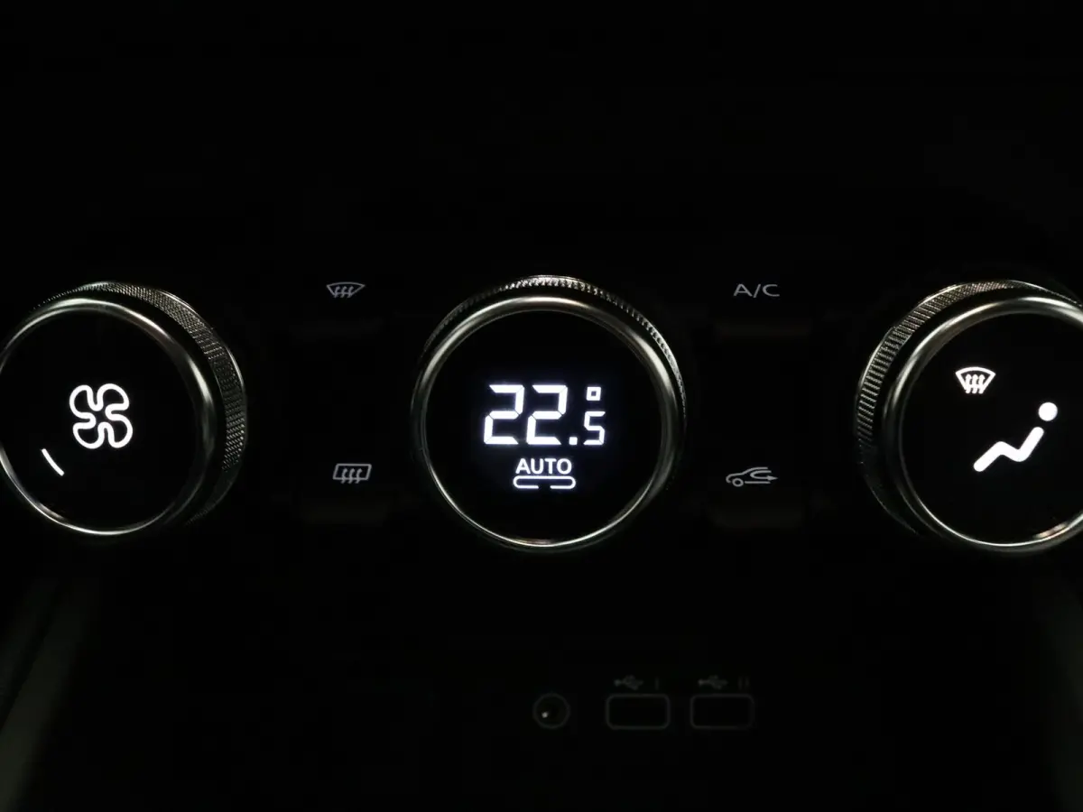 145pk HEV Intense Camera | Cruise | Climate | Navi | Parkeersens. v+a