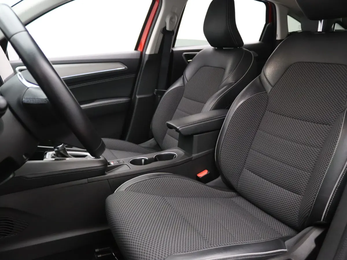 E-Tech Hybrid 145pk Intens Camera | Adapt. Cruise | Navi | Parkeersens. v+a