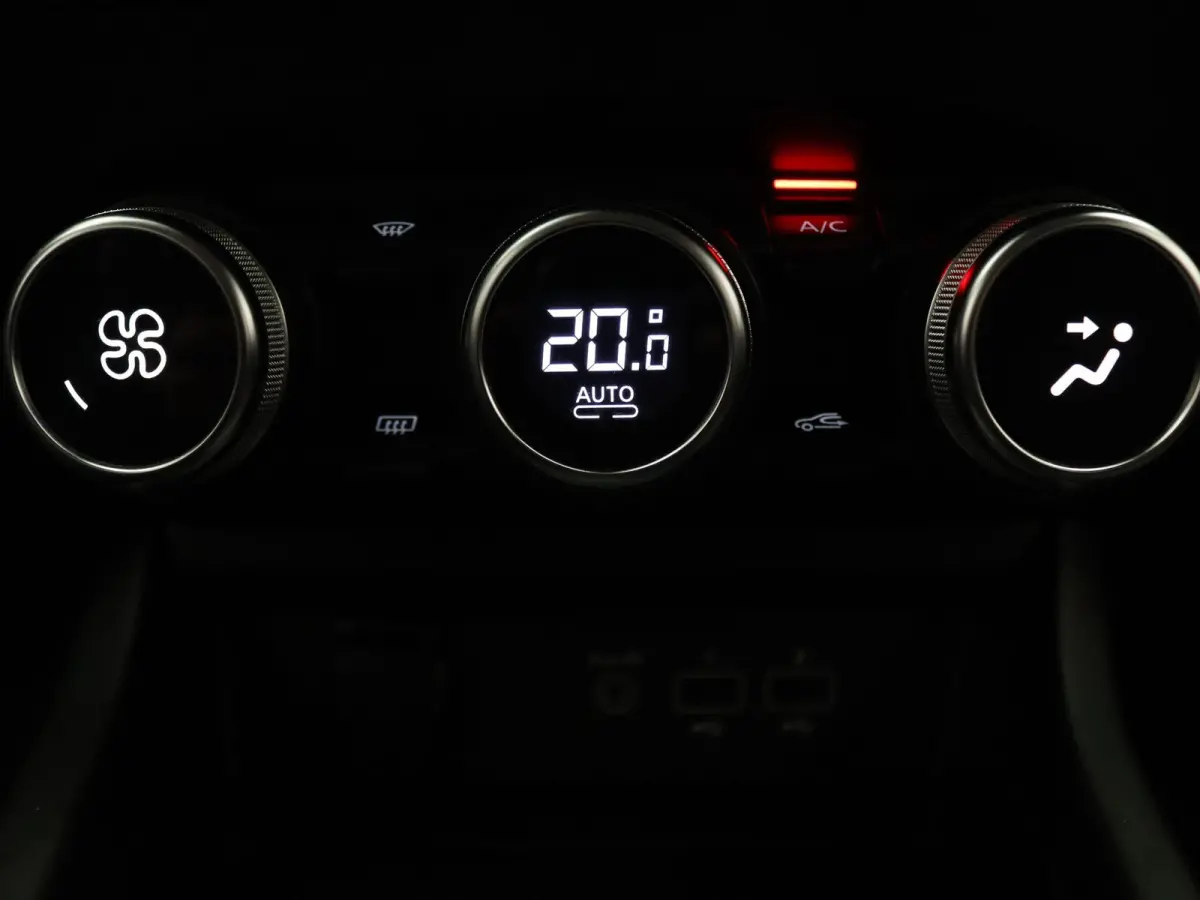 E-Tech Hybrid 145pk Intens Camera | Adapt. Cruise | Navi | Parkeersens. v+a
