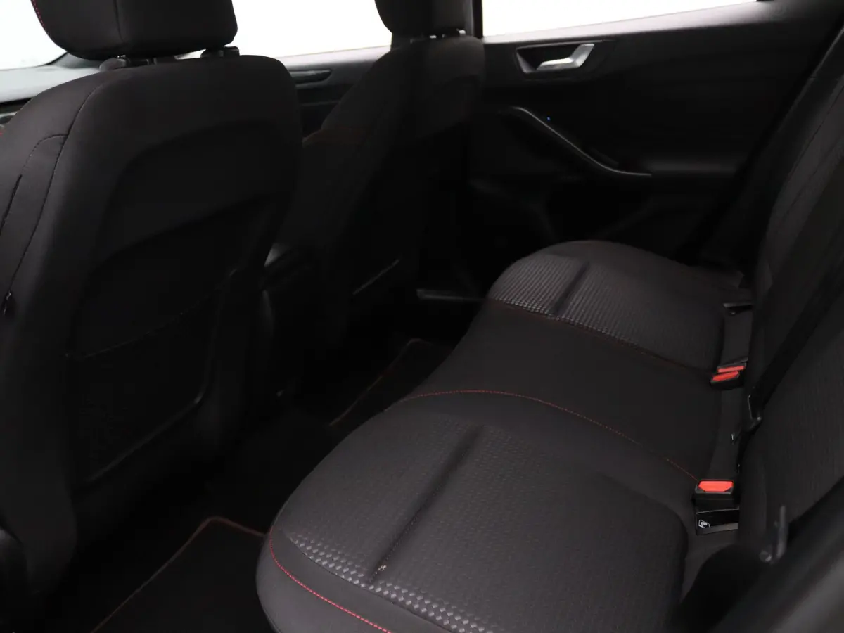 EcoBoost Hybrid ST Line X Business 155pk Camera | Cruise | Parkeersens. v+a | Stoel-/stuur-/voorruitverw.
