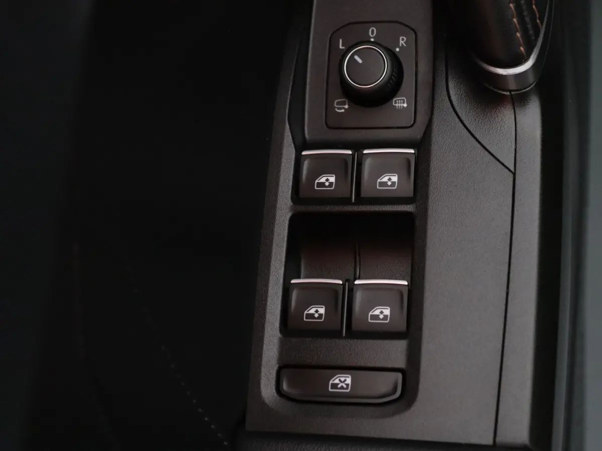 e-Hybrid Performance 245pk Camera | Adapt. Cruise | Parkeersens. v+a | Stoel-/stuurverw. | Trekhaak elektrisch.