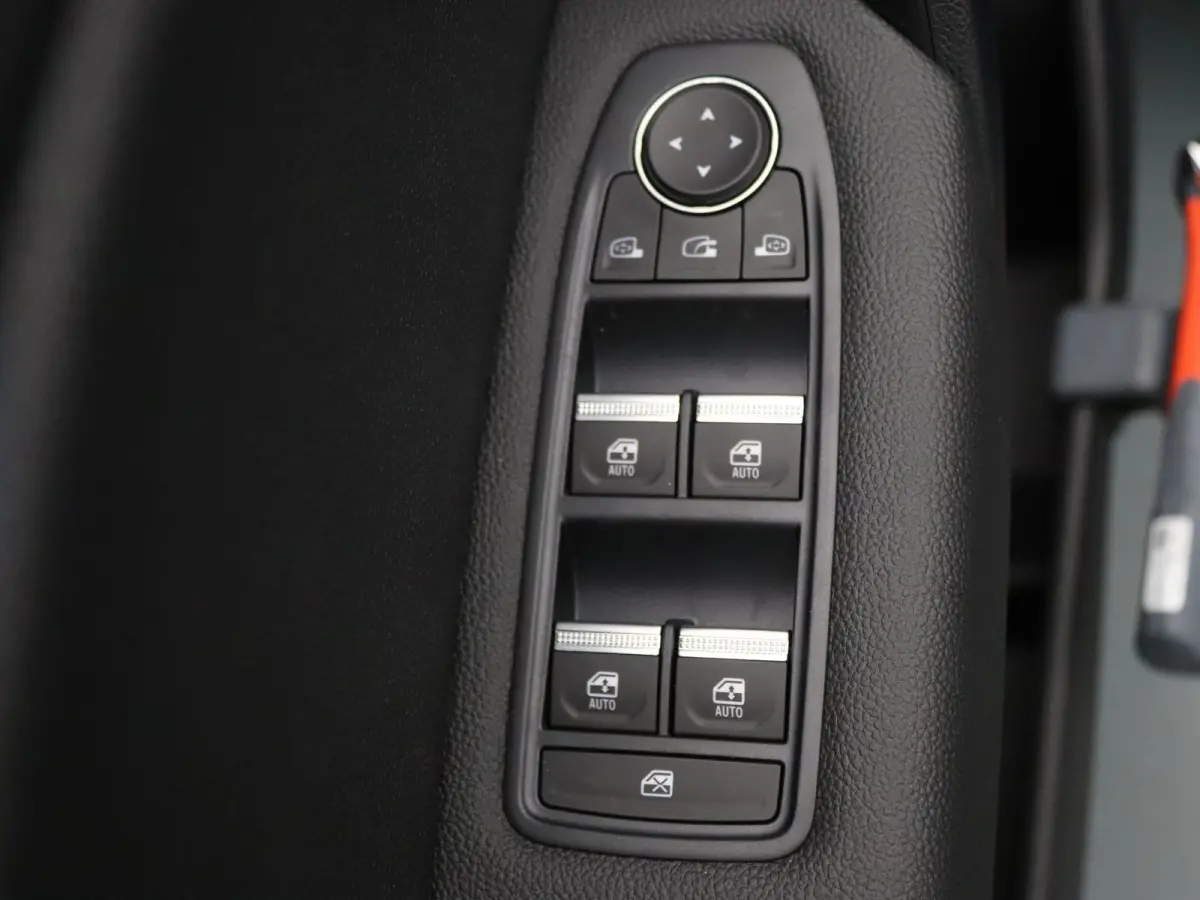 HEV AT Instyle 160pk Harman Kardon | 360° Camera | Stoel-/stuur-/voorruitverw. | Panoramadak