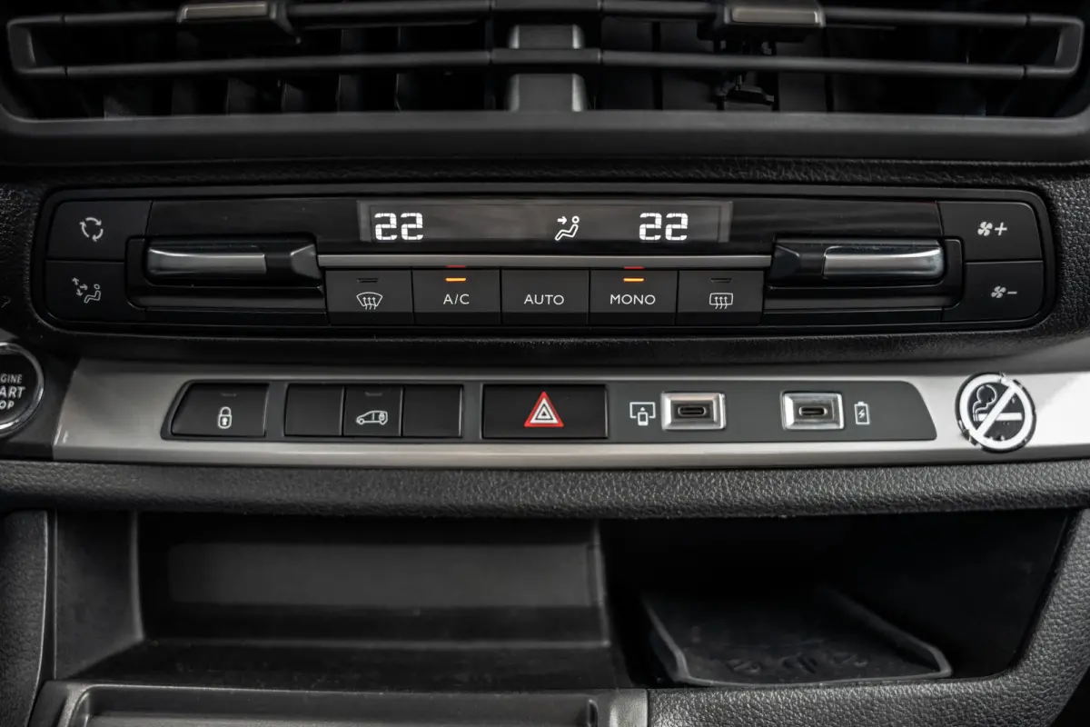 2.0 BlueHDi | 145 PK | AUT | Vitrual display | Camera | Carplay | Cruise | Airco | 3-Zits