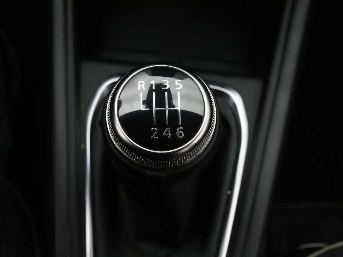 140pk DI-T Intense+ Camera | Cruise | Navi | Parksens. | Stoel-/stuur-/voorruitverwarming