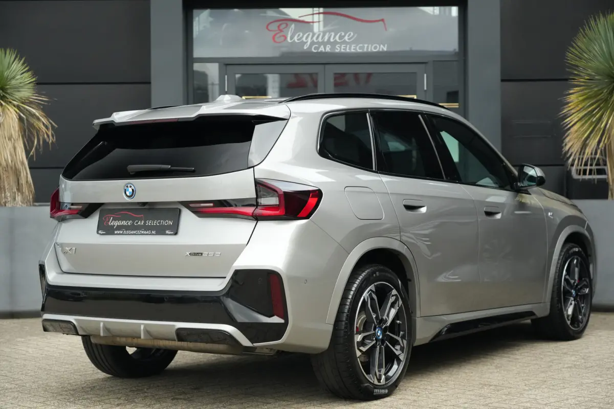 xDrive25e M Sport Pro | 245PK | Pano | 19" | Camera | Shadow | Travel Pack | BMW X1 xDrive25e M Sport Pro 245 PK Plug-in Hybrid met 1.5 driecilinder, panoramadak, achteruitrijcamera, 19-inch
