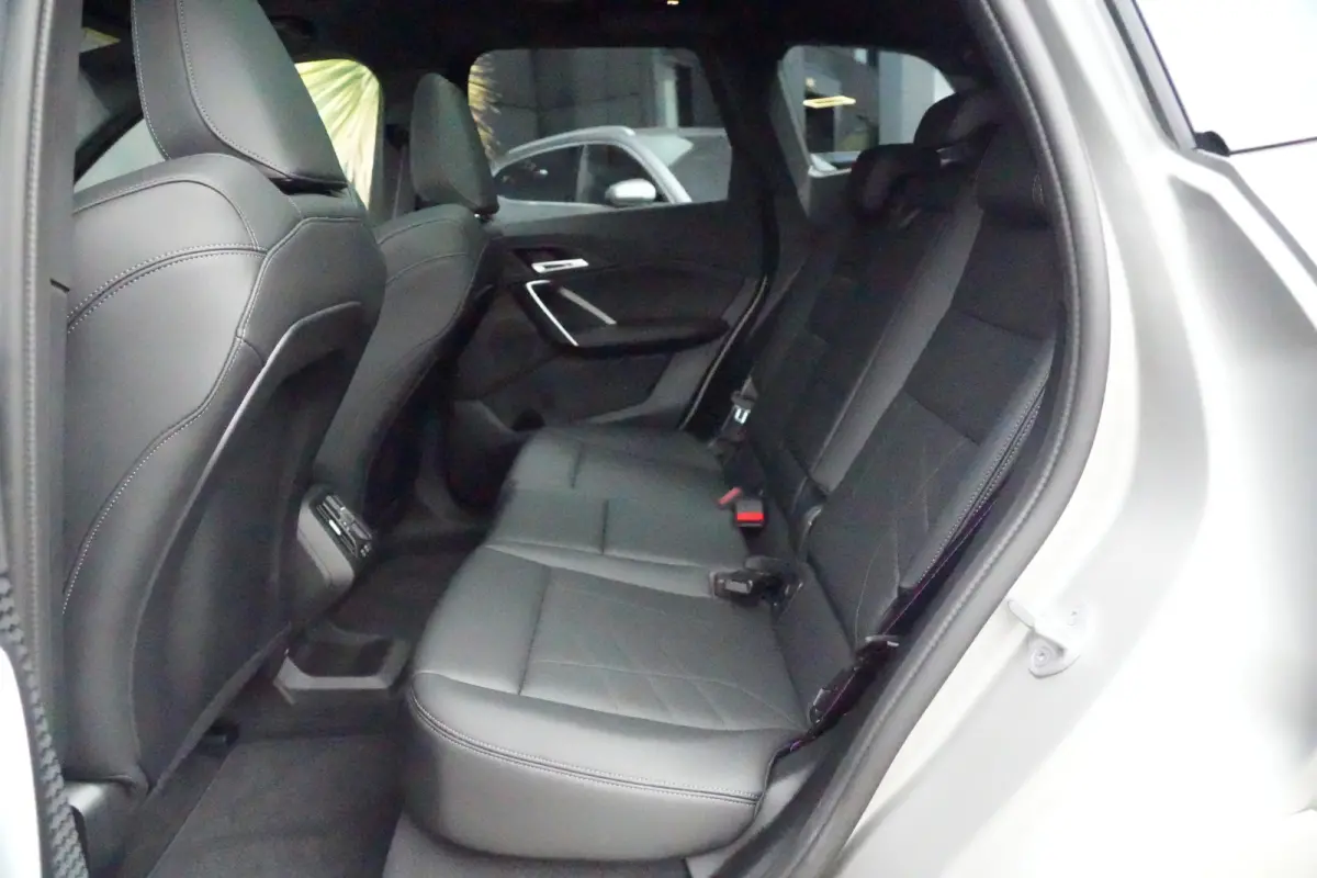 xDrive25e M Sport Pro | 245PK | Pano | 19" | Camera | Shadow | Travel Pack | BMW X1 xDrive25e M Sport Pro 245 PK Plug-in Hybrid met 1.5 driecilinder, panoramadak, achteruitrijcamera, 19-inch