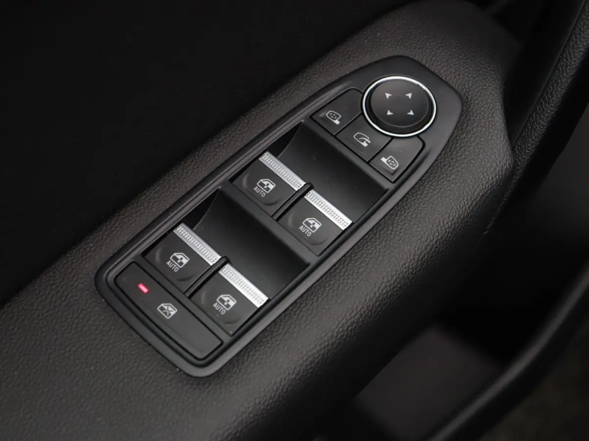 TCe 90pk Intens | Trekhaak | 1e Eigenaar | Climate control | Cruise control | Lichtmetalen velgen 17'' |