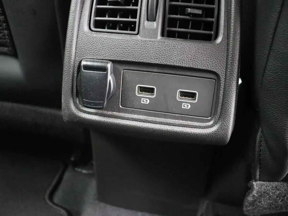 TCe 90pk Intens | Trekhaak | 1e Eigenaar | Climate control | Cruise control | Lichtmetalen velgen 17'' |
