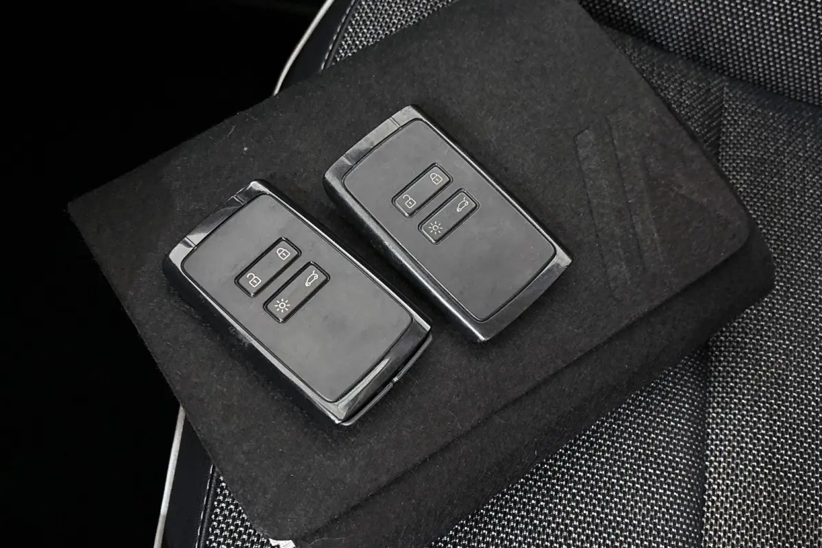 1.0 TCe 90 Techno Navigatie Achteruitrijcamera Keyless