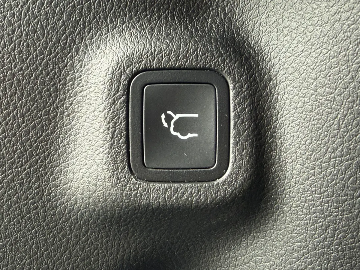 4xe 240 Plug-in Hybrid Summit (Elektrisch Schuifdak - Leder incl verwarming/koeling/geheugen - Elektrische Klep - 360gr Camera - Adaptieve Cruise Controle - 19"- Keyless Entry - LED - 4x4)