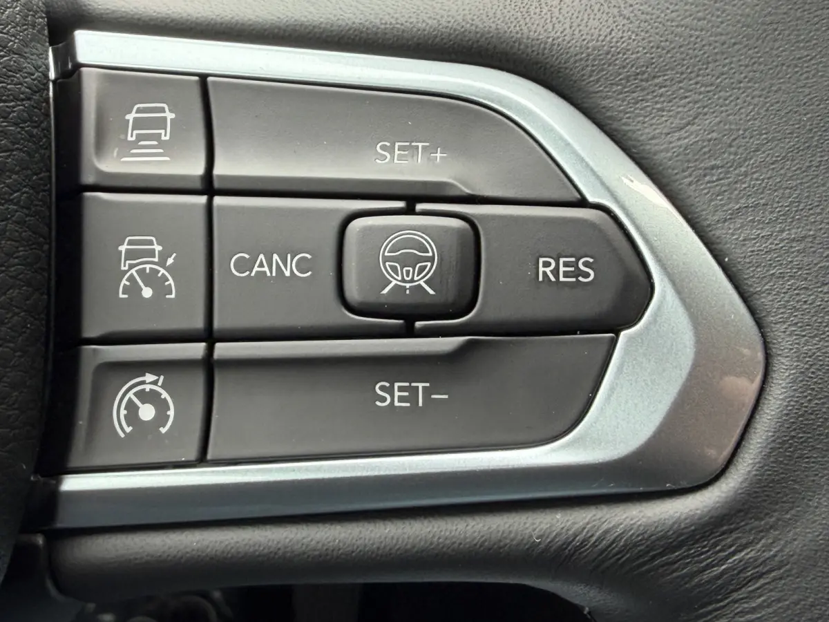 4xe 240 Plug-in Hybrid Summit (Elektrisch Schuifdak - Leder incl verwarming/koeling/geheugen - Elektrische Klep - 360gr Camera - Adaptieve Cruise Controle - 19"- Keyless Entry - LED - 4x4)