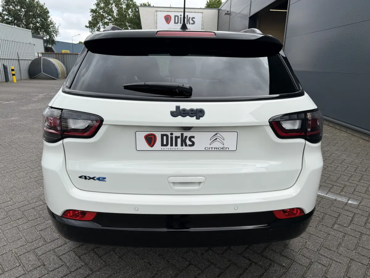 4xe 240 Plug-in Hybrid Summit (Elektrisch Schuifdak - Leder incl verwarming/koeling/geheugen - Elektrische Klep - 360gr Camera - Adaptieve Cruise Controle - 19"- Keyless Entry - LED - 4x4)