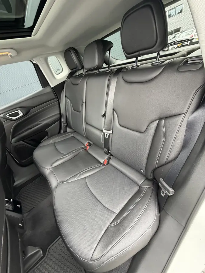 4xe 240 Plug-in Hybrid Summit (Elektrisch Schuifdak - Leder incl verwarming/koeling/geheugen - Elektrische Klep - 360gr Camera - Adaptieve Cruise Controle - 19"- Keyless Entry - LED - 4x4)