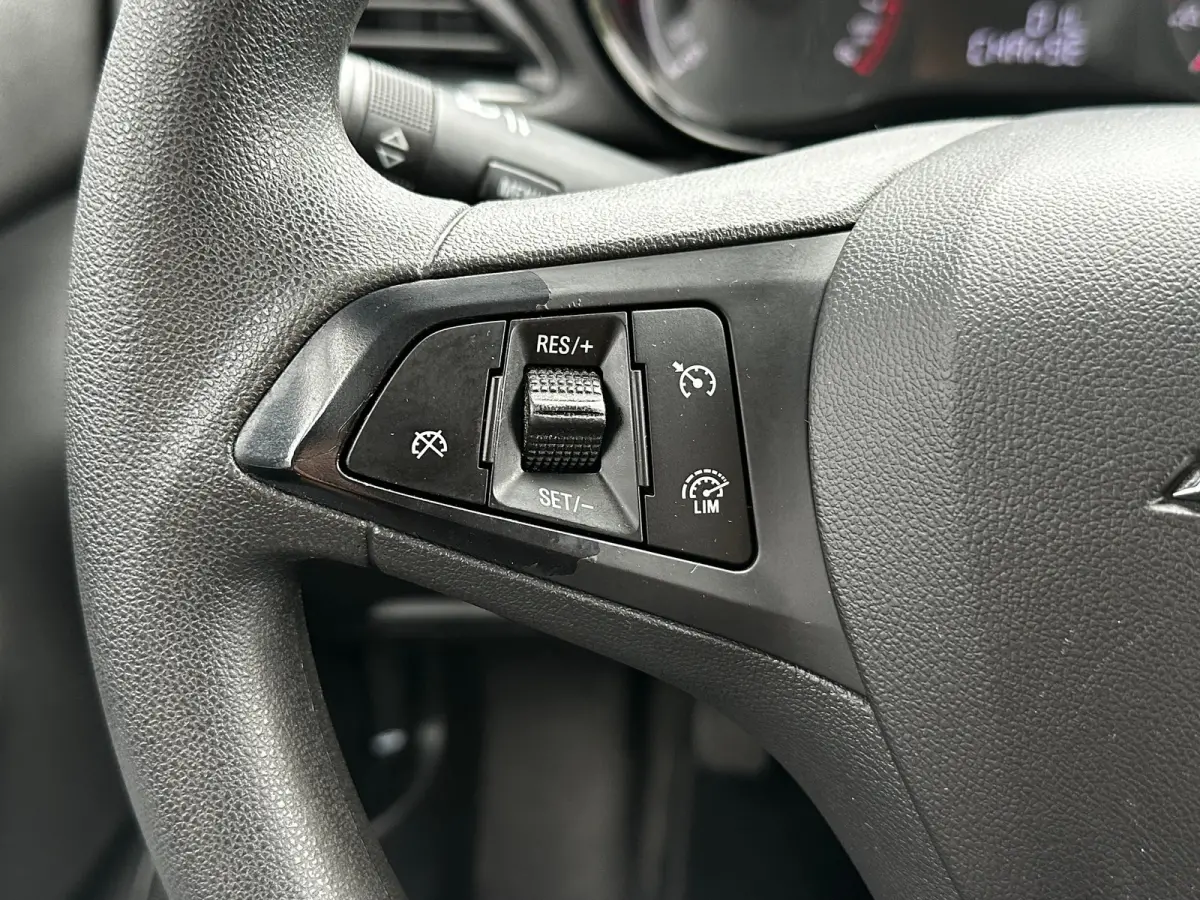 1.0 75 PK Online Edition | APPLE CARPLAY/ANDROID AUTO| PARKEERSENSOREN ACHTER| CRUISE CONTROL| AIRCO| 15" LM-VELGEN| DEALER ONDERHOUDEN|