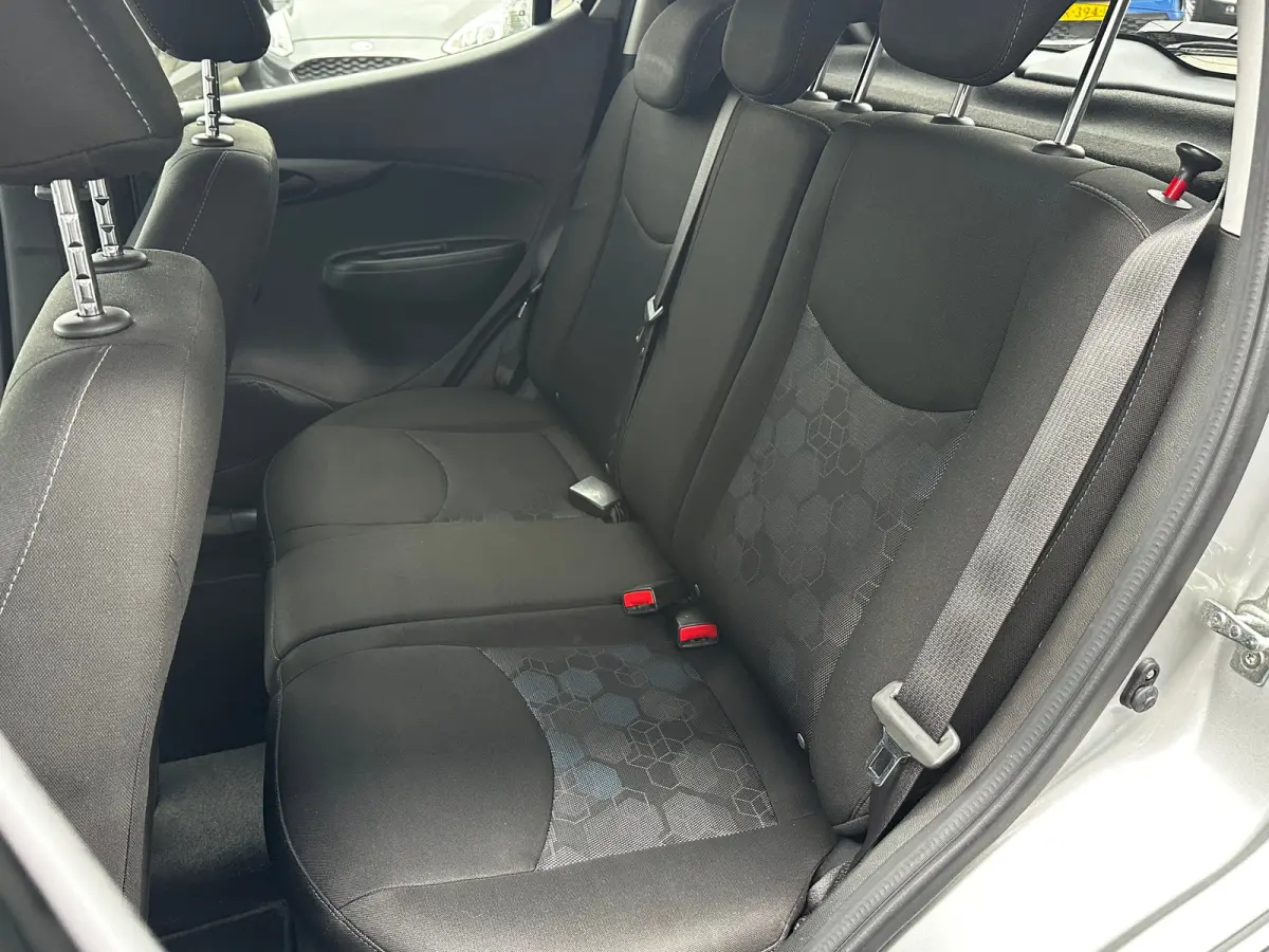 1.0 75 PK Online Edition | APPLE CARPLAY/ANDROID AUTO| PARKEERSENSOREN ACHTER| CRUISE CONTROL| AIRCO| 15" LM-VELGEN| DEALER ONDERHOUDEN|