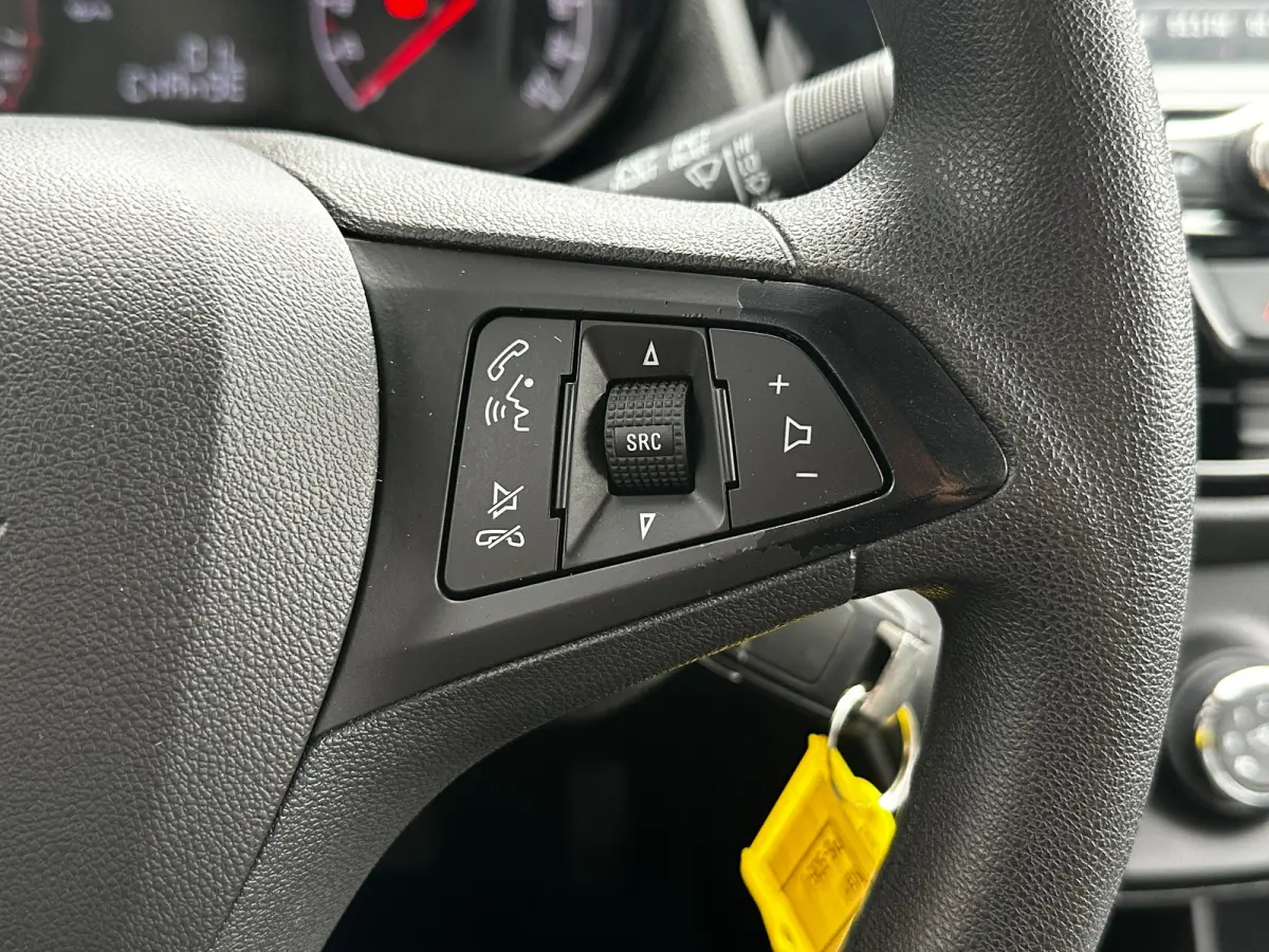 1.0 75 PK Online Edition | APPLE CARPLAY/ANDROID AUTO| PARKEERSENSOREN ACHTER| CRUISE CONTROL| AIRCO| 15" LM-VELGEN| DEALER ONDERHOUDEN|