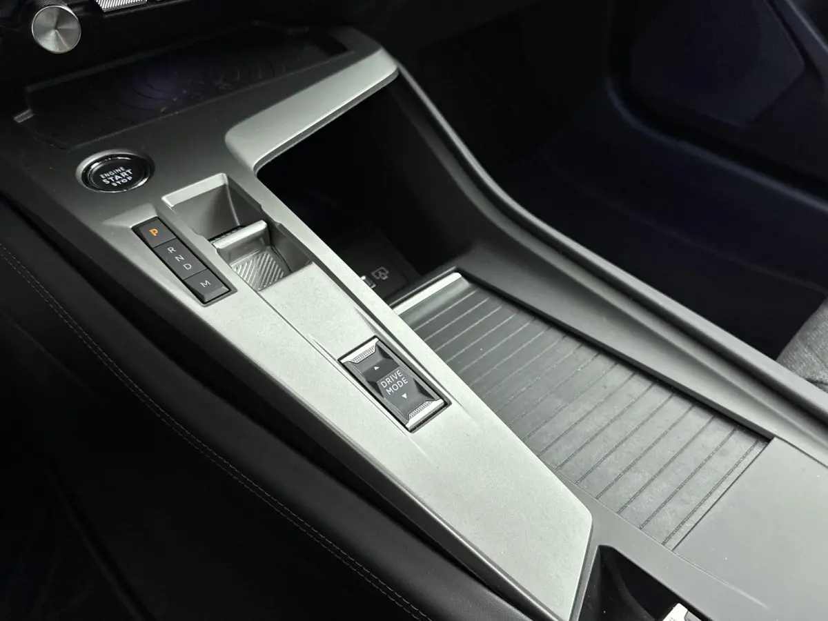 Automaat 130pk Allure Pack | Navigatie | CarPlay | All Season Banden | LED Koplampen | Stoelverwarming