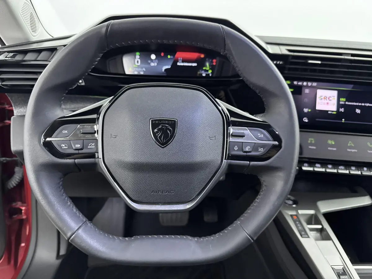 Automaat 130pk Allure Pack | Navigatie | CarPlay | All Season Banden | LED Koplampen | Stoelverwarming
