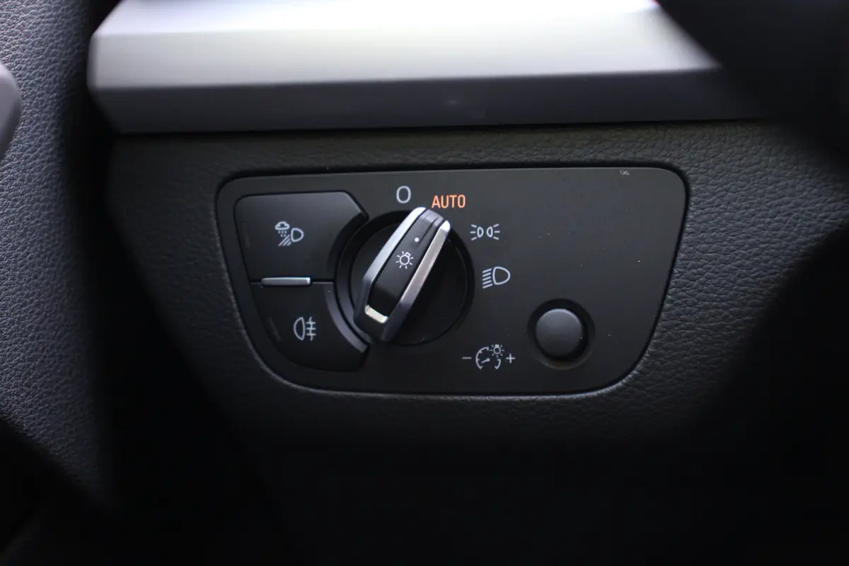 50 TFSI e Pro Line | NL-AUTO! | 1E EIGENAAR! | CRUISE | LED | LANE ASSIST | PARK SENS | ELEKTR. ACHTERKLEP | CLIMA | APPLE CARPLAY/ANDROID AUTO