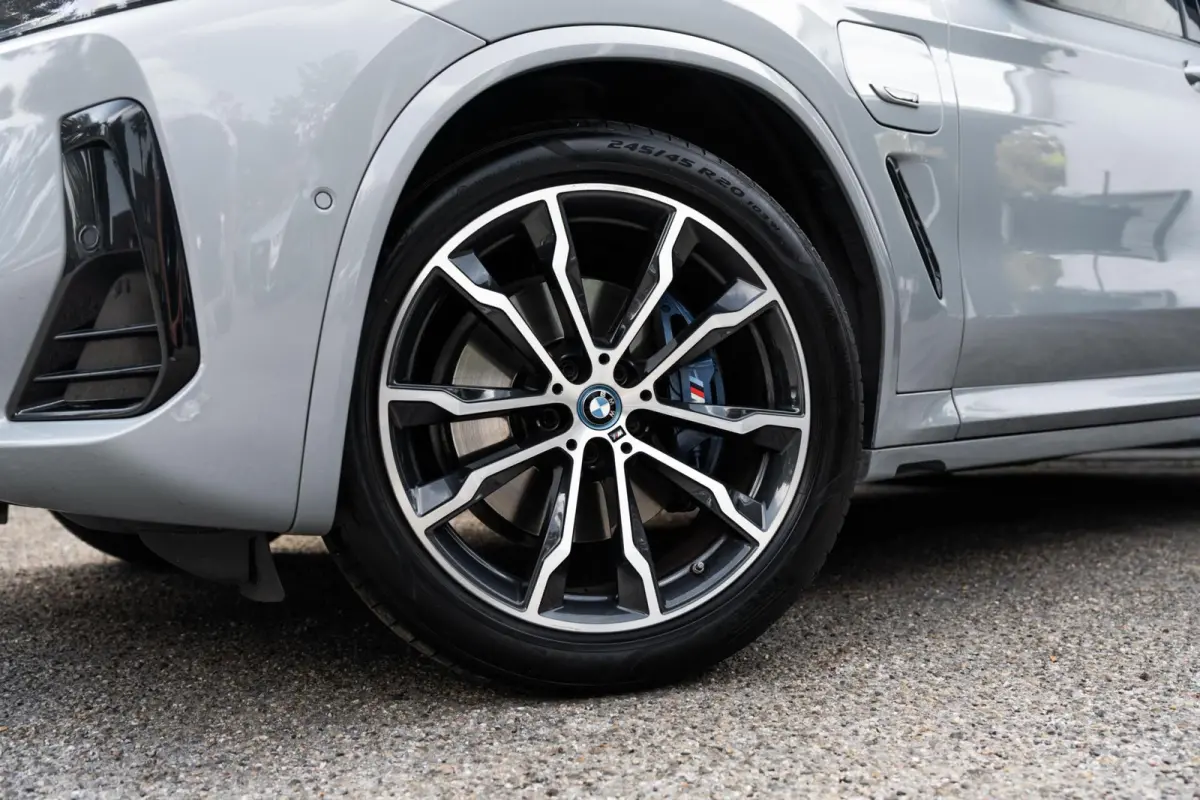 XDrive30e M-sport Brooklyn Grau Pano LASER HUD Memory
