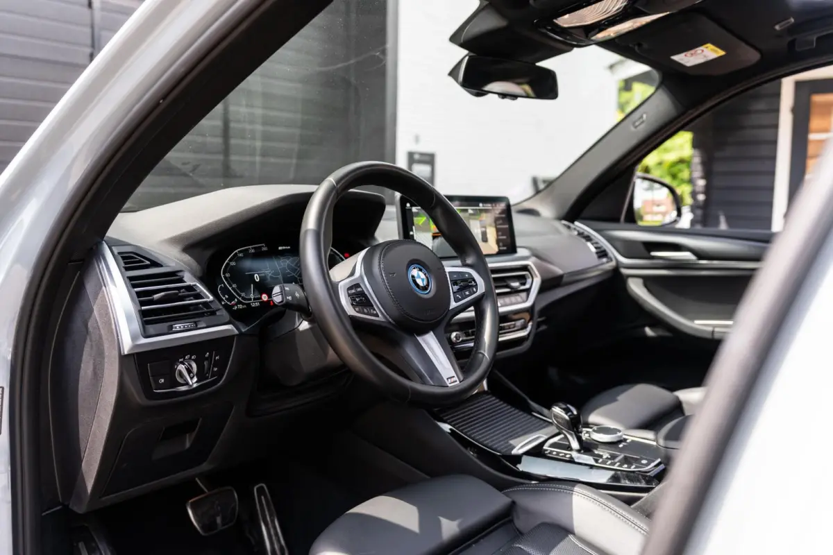 XDrive30e M-sport Brooklyn Grau Pano LASER HUD Memory