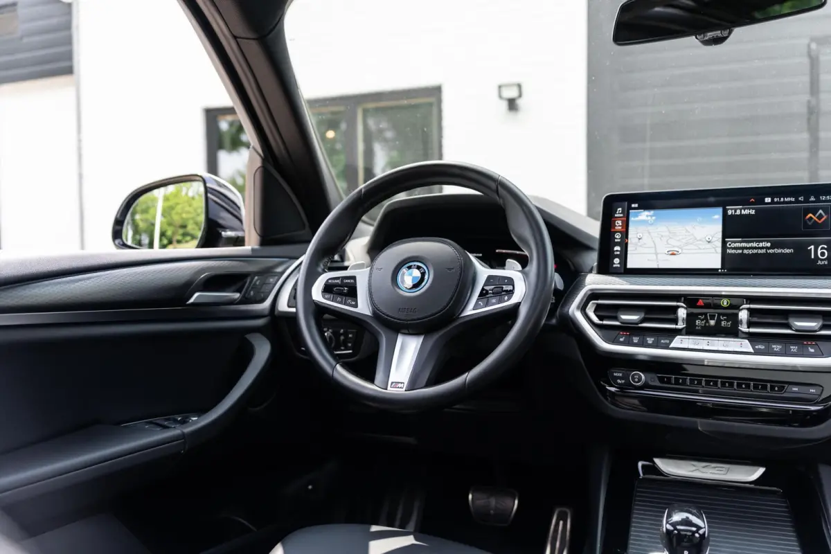 XDrive30e M-sport Brooklyn Grau Pano LASER HUD Memory