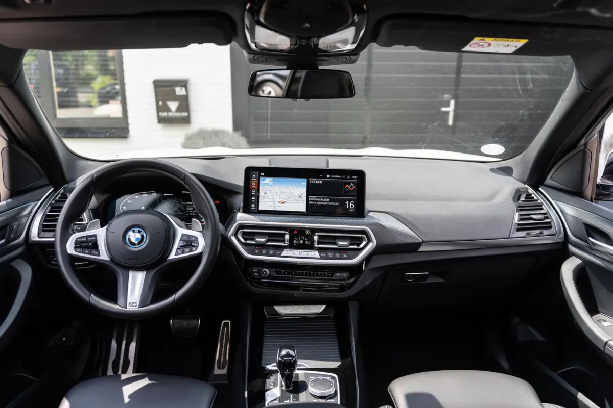 XDrive30e M-sport Brooklyn Grau Pano LASER HUD Memory