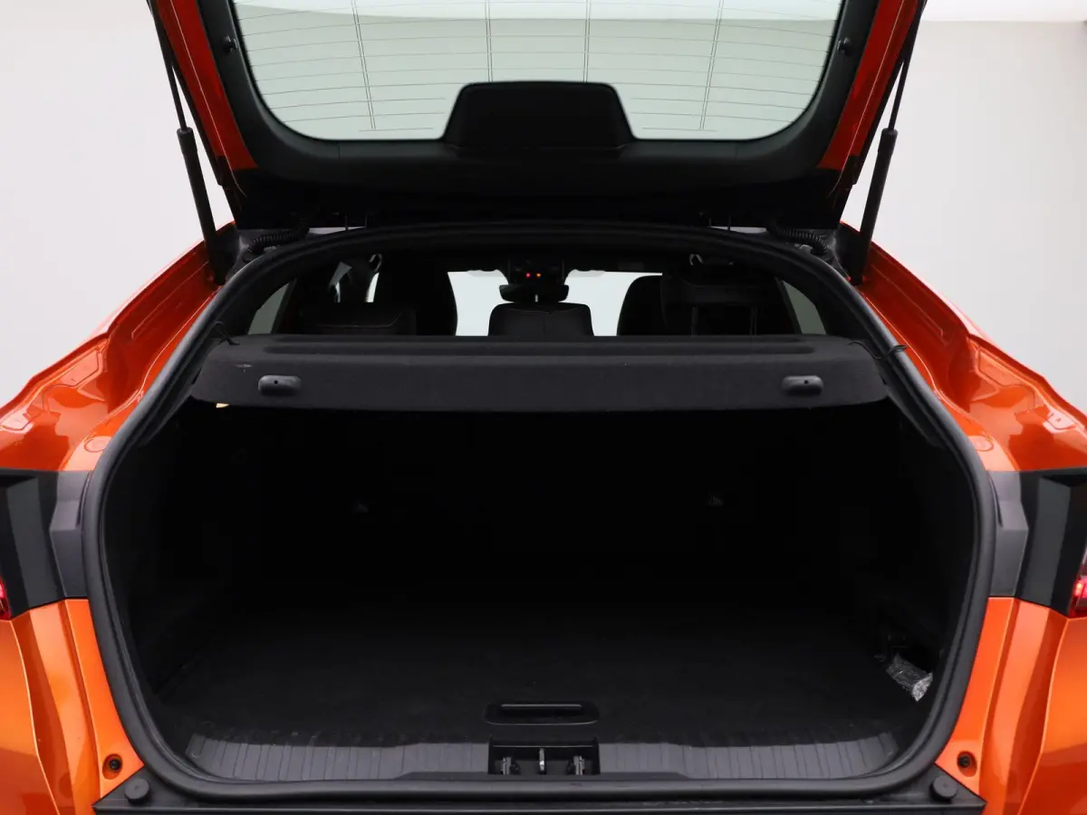 1.6 E-TECH 145Pk Hybrid R.S. Line | Navigatie & Apple & Android Carplay | Bose Geluid | Parkeersensoren & Camera | Climate Control | 10" TFT Kleurenscherm | Stoel & Stuur verwarming | Adapti