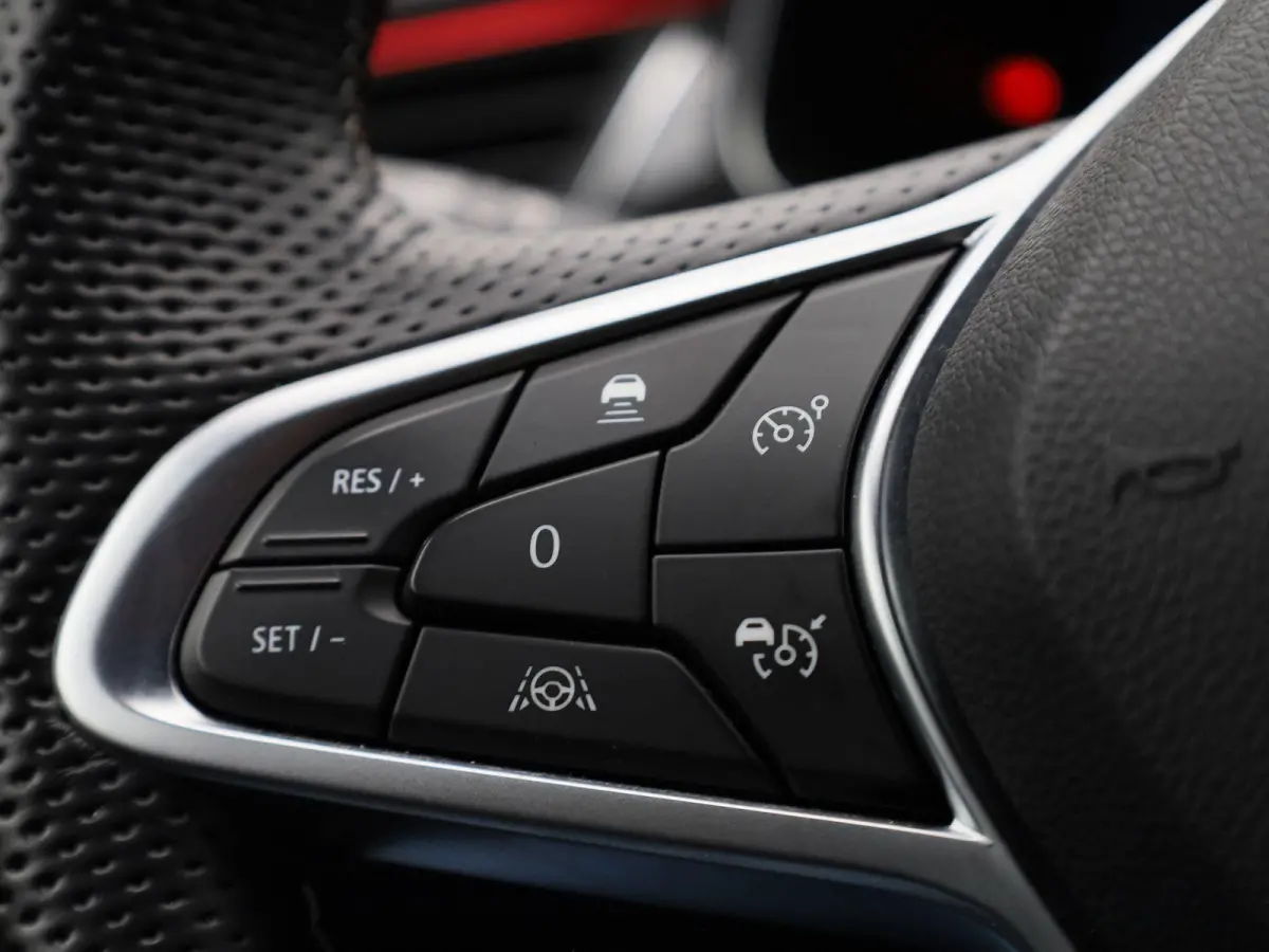 1.6 E-TECH 145Pk Hybrid R.S. Line | Navigatie & Apple & Android Carplay | Bose Geluid | Parkeersensoren & Camera | Climate Control | 10" TFT Kleurenscherm | Stoel & Stuur verwarming | Adapti