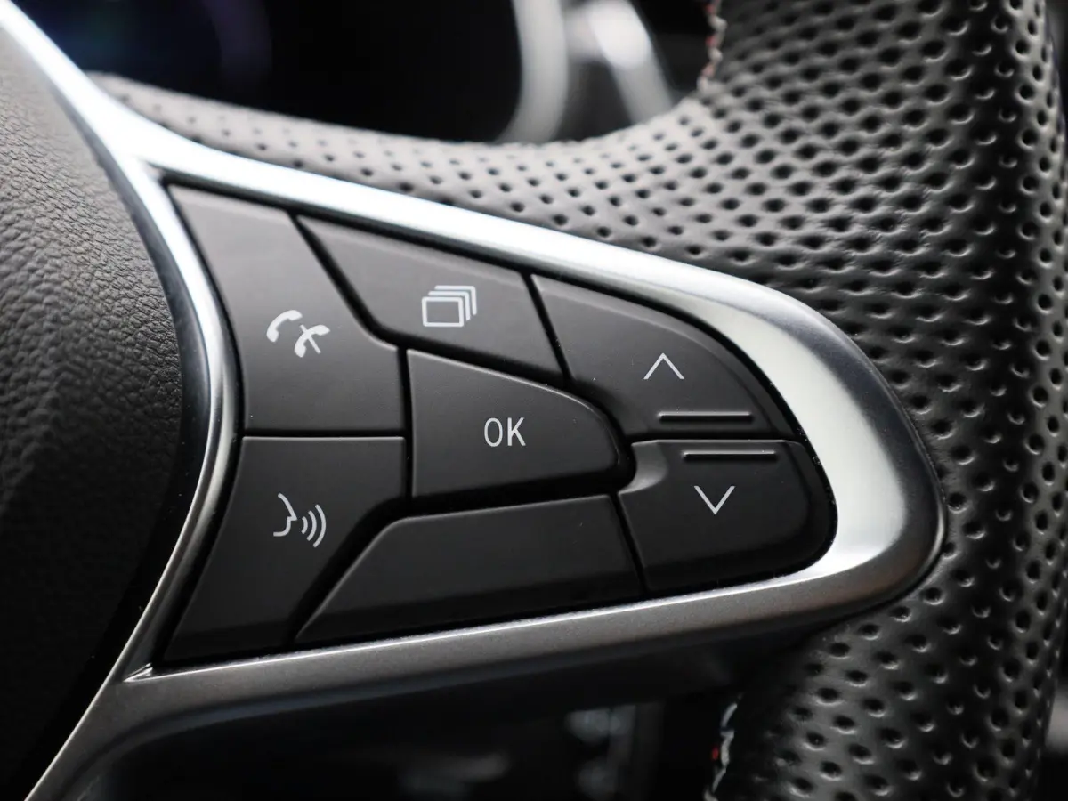 1.6 E-TECH 145Pk Hybrid R.S. Line | Navigatie & Apple & Android Carplay | Bose Geluid | Parkeersensoren & Camera | Climate Control | 10" TFT Kleurenscherm | Stoel & Stuur verwarming | Adapti
