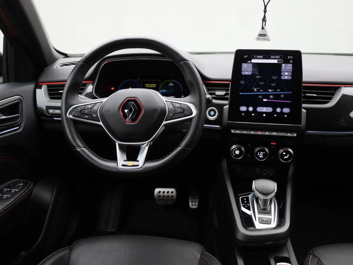 1.6 E-TECH 145Pk Hybrid R.S. Line | Navigatie & Apple & Android Carplay | Bose Geluid | Parkeersensoren & Camera | Climate Control | 10" TFT Kleurenscherm | Stoel & Stuur verwarming | Adapti