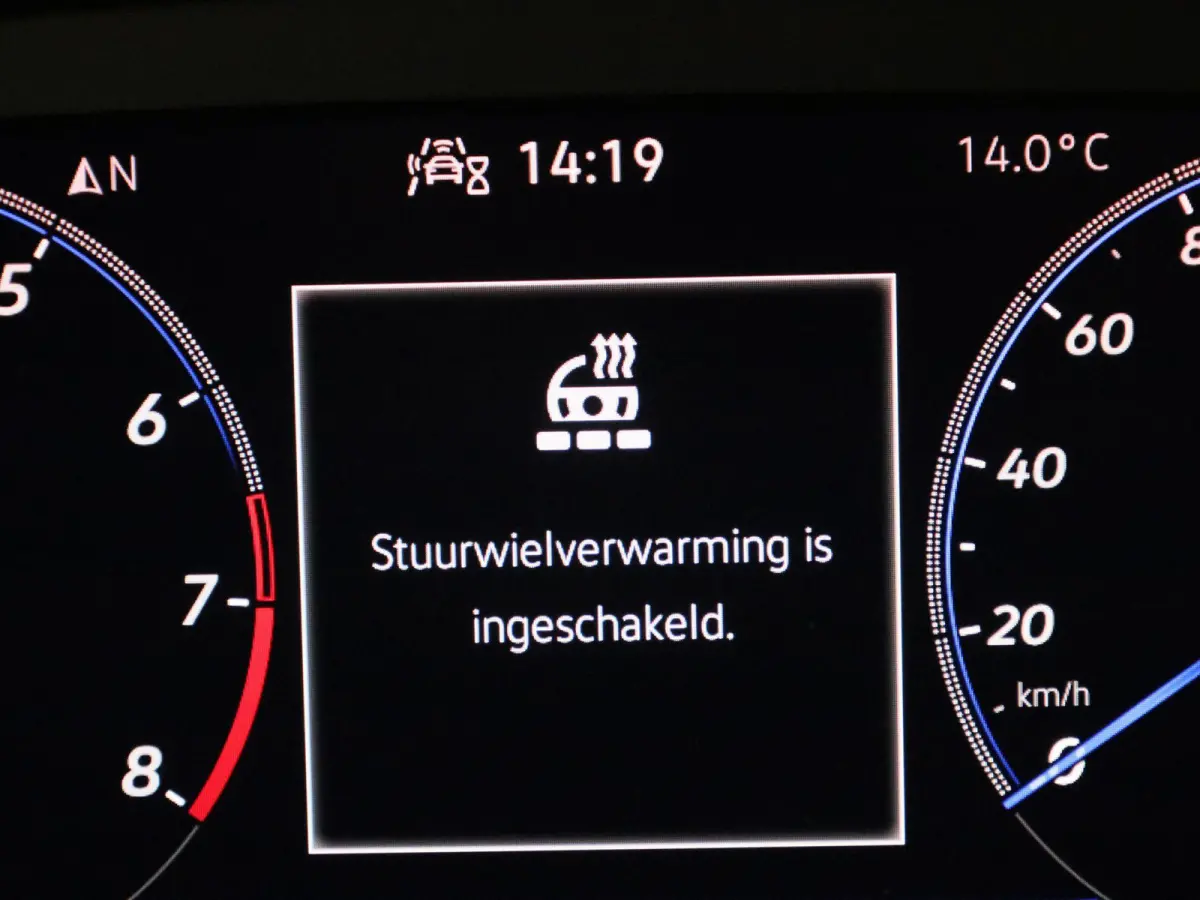 2.0 TSI R-Line Business+ 190 PK < Automaat | R-line exterieur | R-line interieur | Navigatie | Apple Carplay | Android Auto | Panoramadak | Schuifdak | LED Matrix | Lichtmetalen velgen | Cli