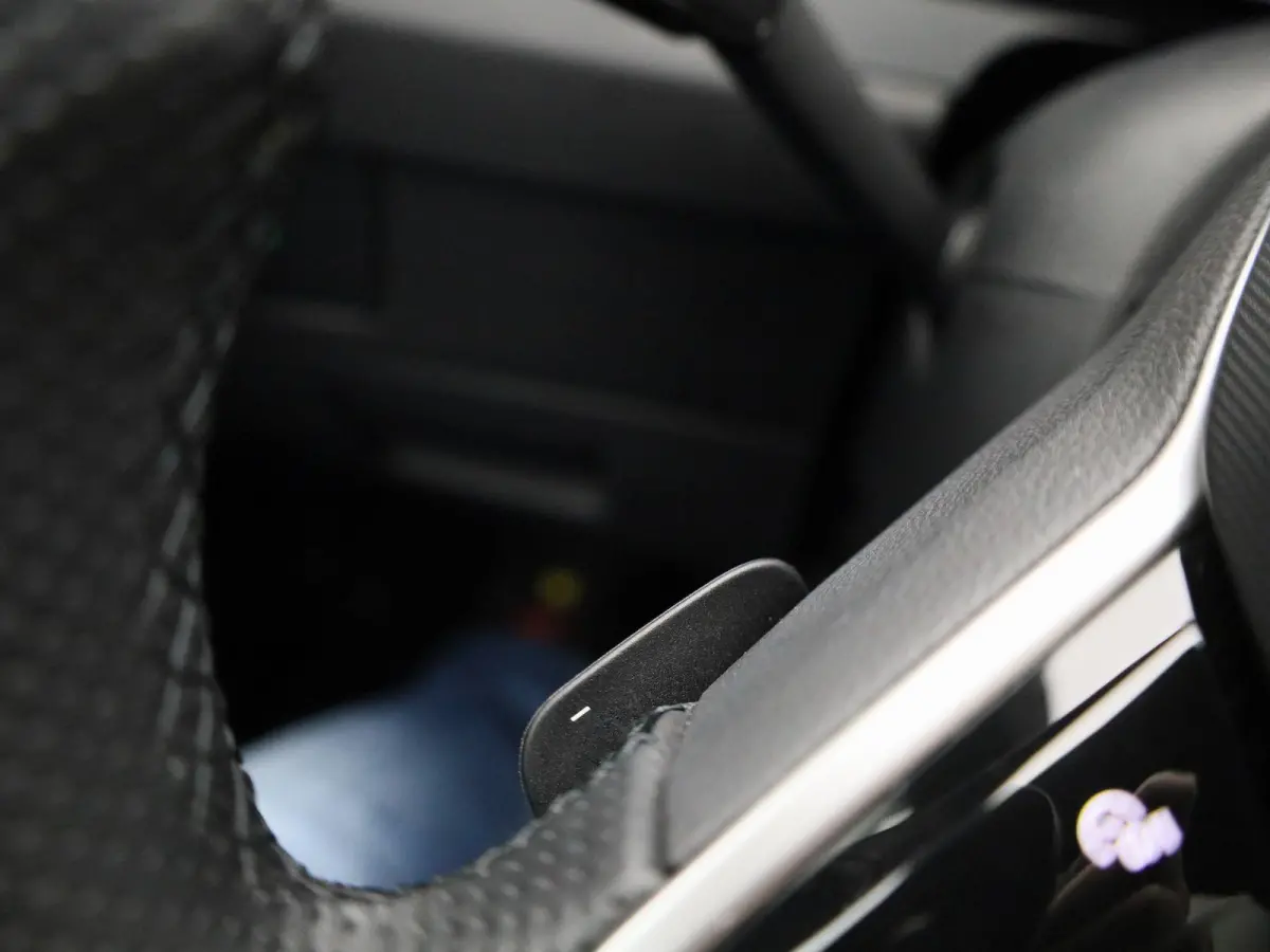 2.0 TSI R-Line Business+ 190 PK < Automaat | R-line exterieur | R-line interieur | Navigatie | Apple Carplay | Android Auto | Panoramadak | Schuifdak | LED Matrix | Lichtmetalen velgen | Cli