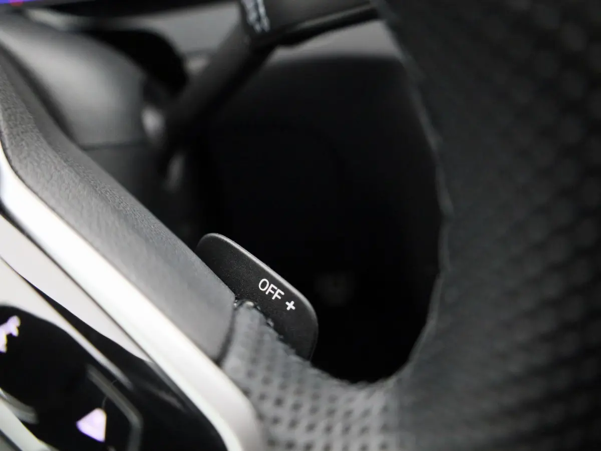 2.0 TSI R-Line Business+ 190 PK < Automaat | R-line exterieur | R-line interieur | Navigatie | Apple Carplay | Android Auto | Panoramadak | Schuifdak | LED Matrix | Lichtmetalen velgen | Cli