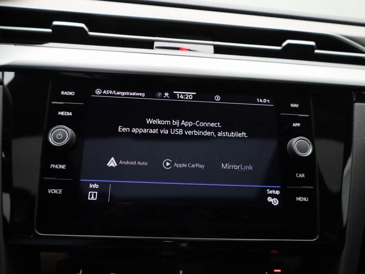 2.0 TSI R-Line Business+ 190 PK < Automaat | R-line exterieur | R-line interieur | Navigatie | Apple Carplay | Android Auto | Panoramadak | Schuifdak | LED Matrix | Lichtmetalen velgen | Cli