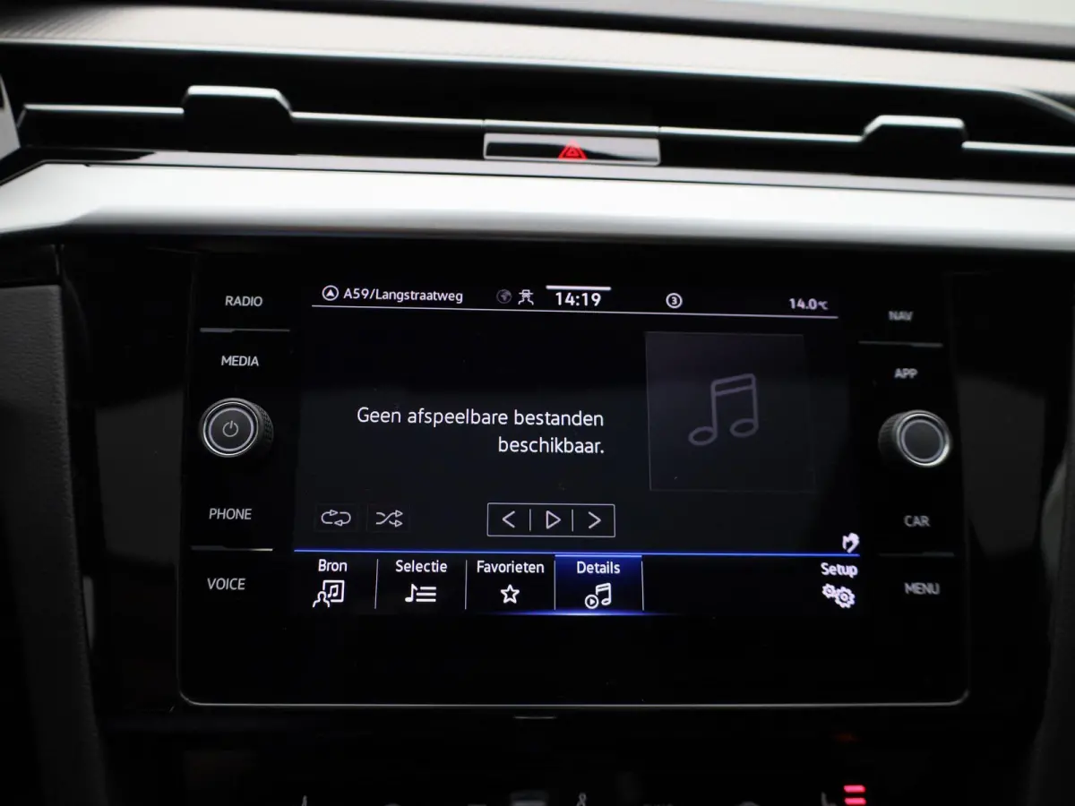 2.0 TSI R-Line Business+ 190 PK < Automaat | R-line exterieur | R-line interieur | Navigatie | Apple Carplay | Android Auto | Panoramadak | Schuifdak | LED Matrix | Lichtmetalen velgen | Cli