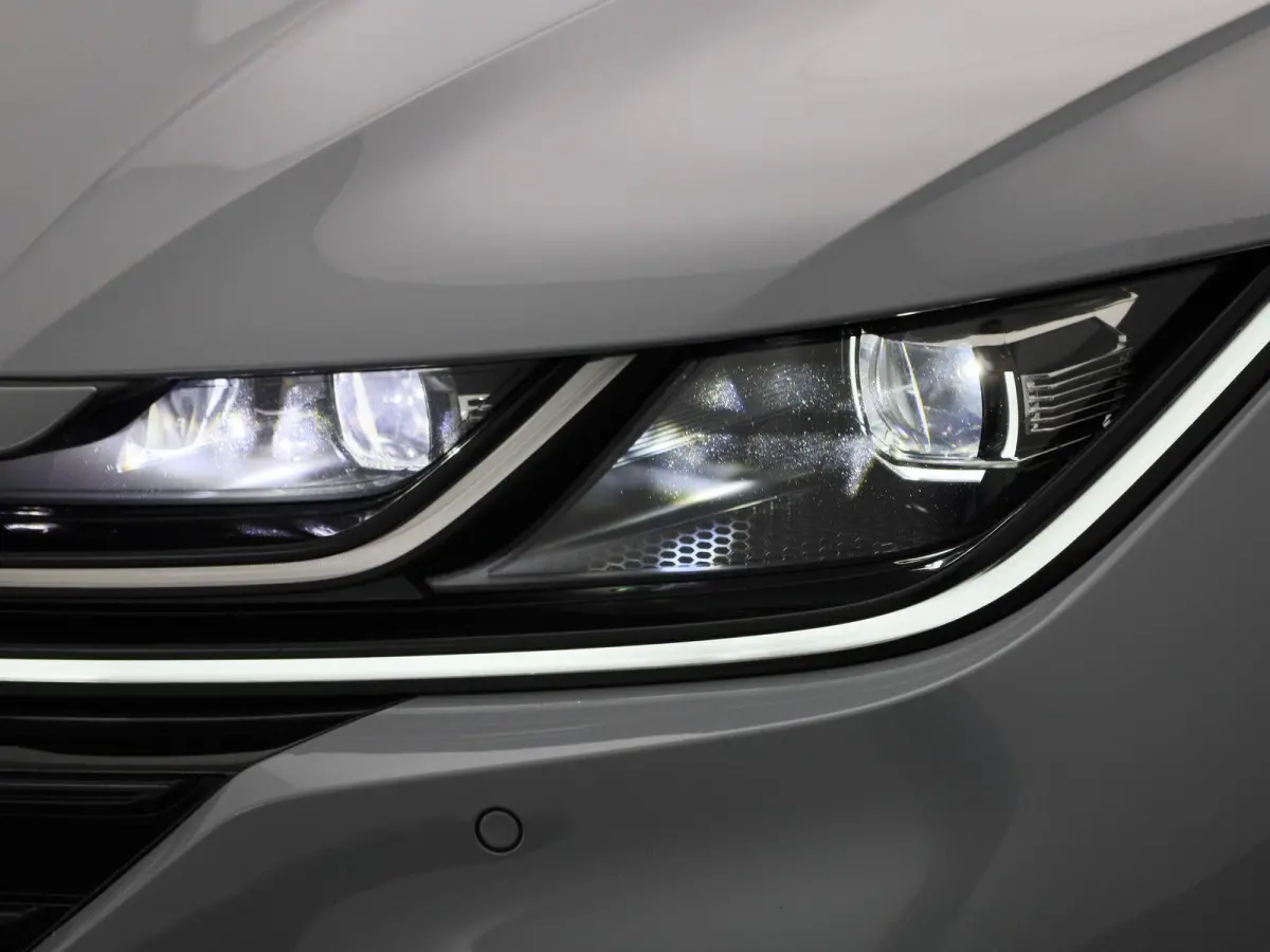 2.0 TSI R-Line Business+ 190 PK < Automaat | R-line exterieur | R-line interieur | Navigatie | Apple Carplay | Android Auto | Panoramadak | Schuifdak | LED Matrix | Lichtmetalen velgen | Cli