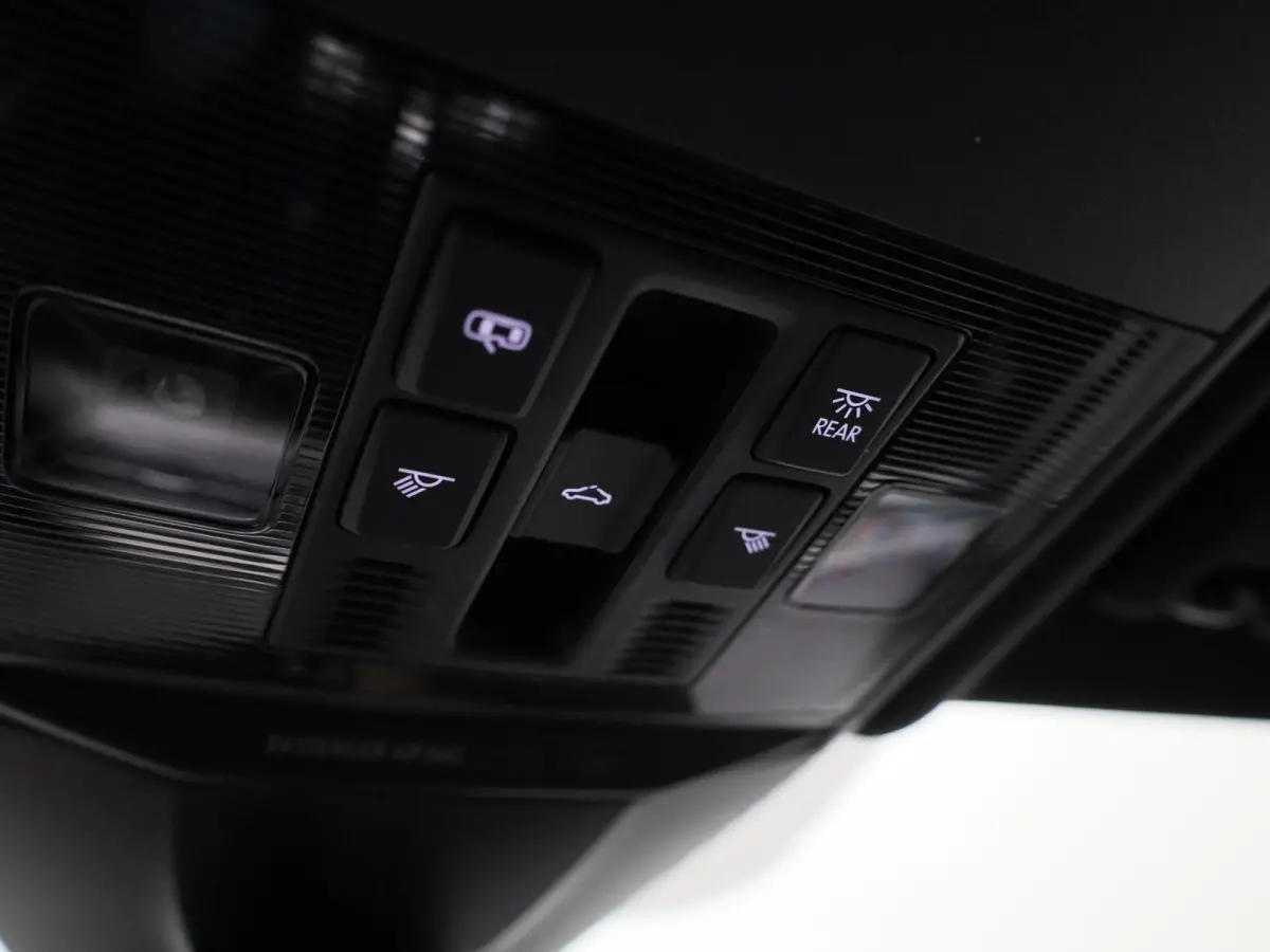 2.0 TSI R-Line Business+ 190 PK < Automaat | R-line exterieur | R-line interieur | Navigatie | Apple Carplay | Android Auto | Panoramadak | Schuifdak | LED Matrix | Lichtmetalen velgen | Cli