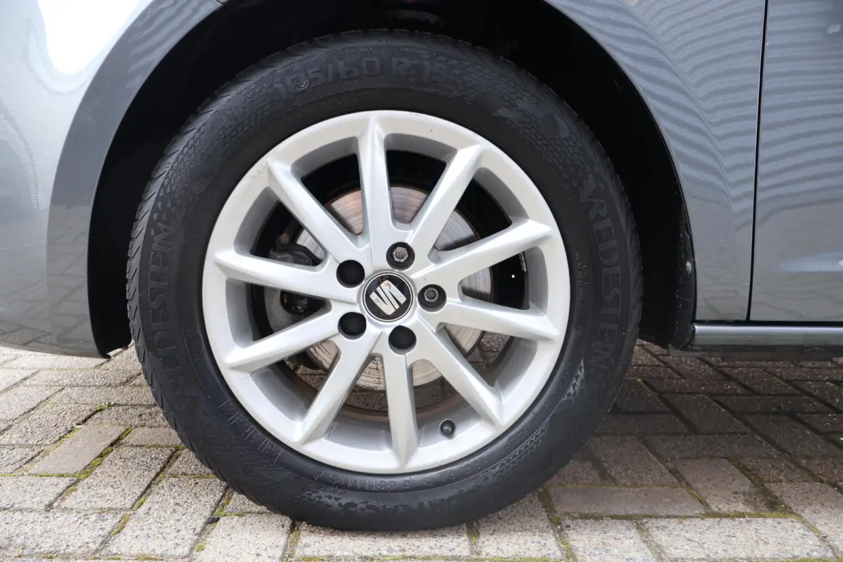 1.0 EcoTSI Style Connect Volledig Dealer Onderh | NAP | Carplay | Navi | Cruise | LMV | LED | Hill-Hold | Start/Stop | PDC Achter